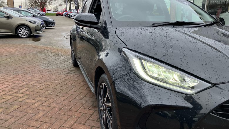 Toyota Yaris 1.5 Hybrid Design 5dr CVT Hybrid Hatchback